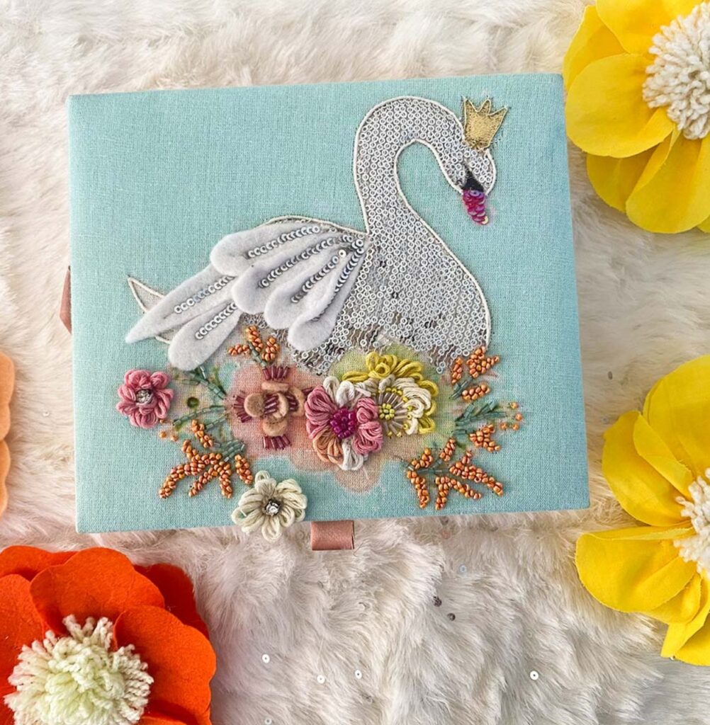 Shimmery Swan Jewellery and Accessories Storage Box