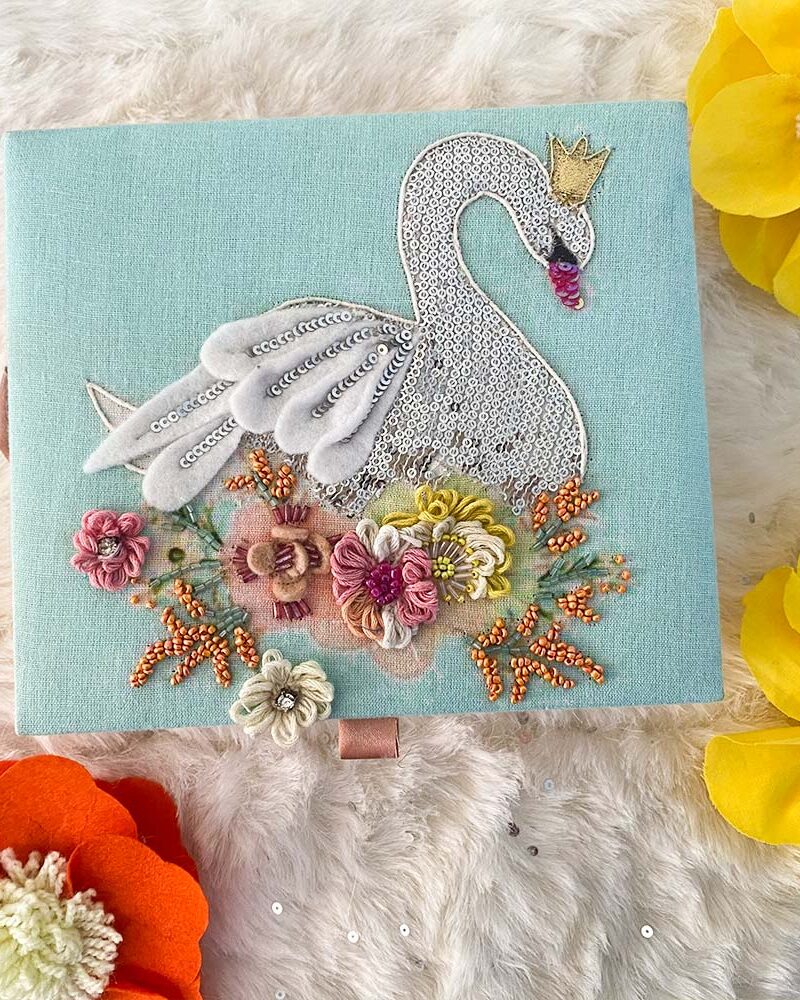 Shimmery Swan Jewellery and Accessories Storage Box